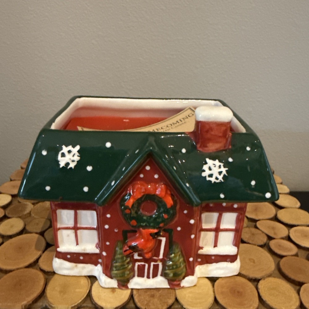 White Barn Candle Co Christmas Candle Birdhouse Cinnamon Stick‎ 9.5 Oz
